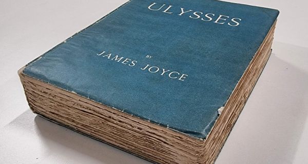 james_joyce_ulysses_1st_edition_1922_gb.jpg